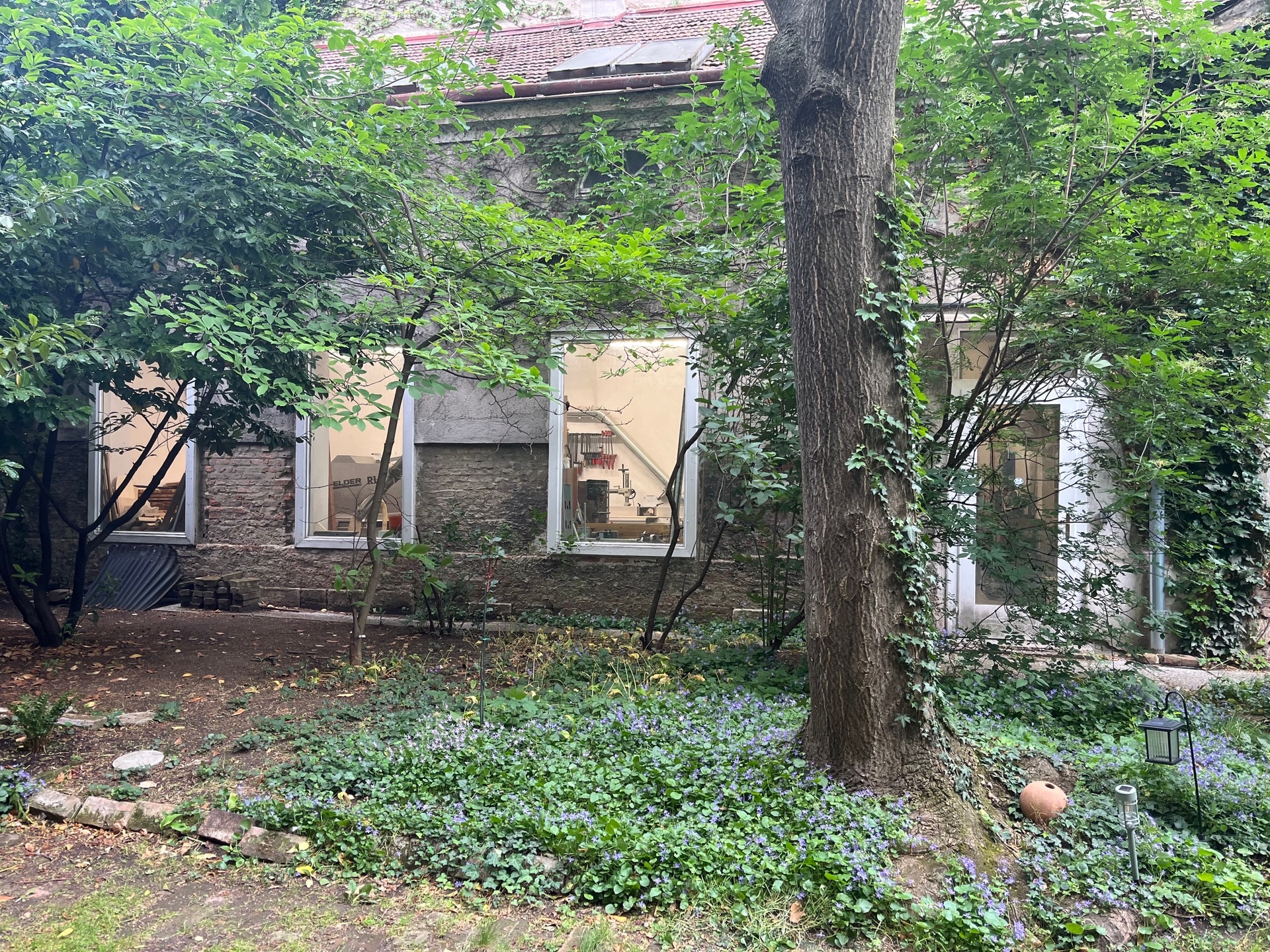 Zugang Tischlerei Vitrotherm Wien